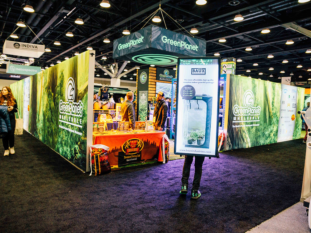 BillyAdamJamesPortfolio-BaüxINdustries-Wesbite_Tradeshow-2 BillyAdamJamesPortfolio-BaüxINdustries-Wesbite_Tradeshow-2